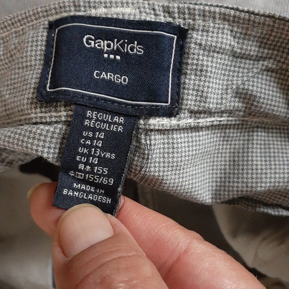 Gap Kids SIZE 14 Long Cargo Shorts - Picture 2 of 16